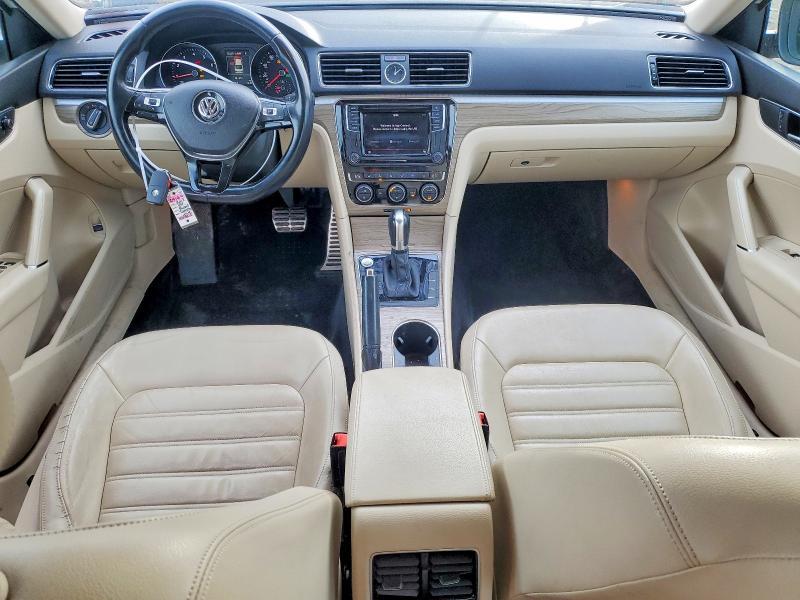 2017 Volkswagen Passat sel Premium