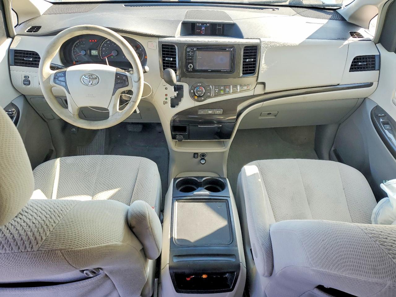 2014 Toyota Sienna le
