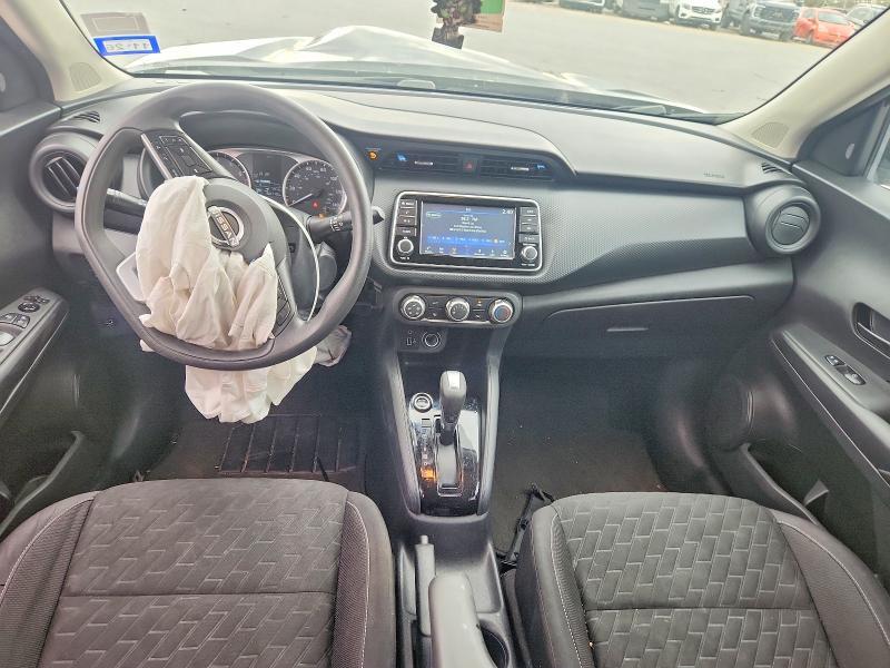 2022 Nissan Kicks s