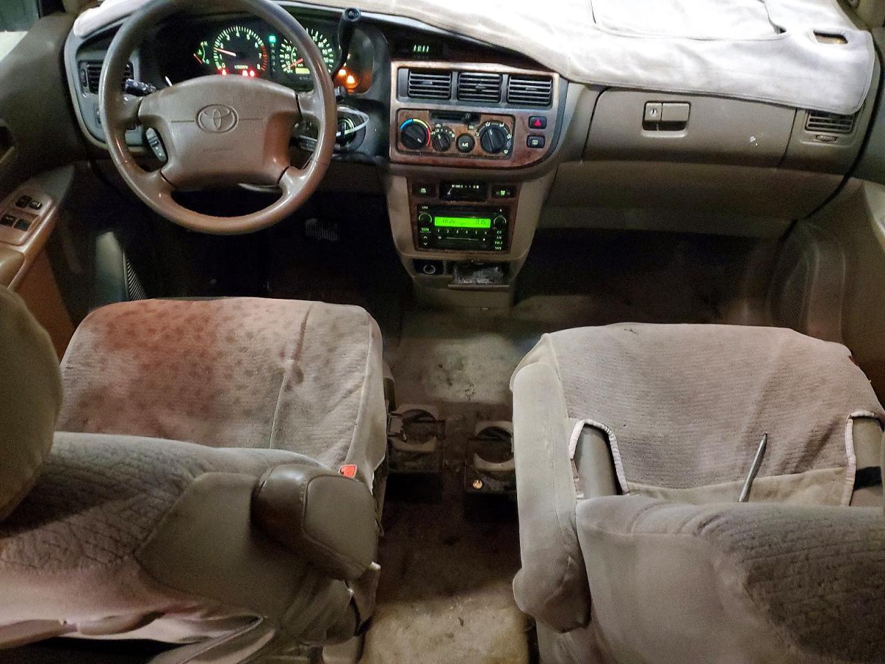 2000 Toyota Sienna le