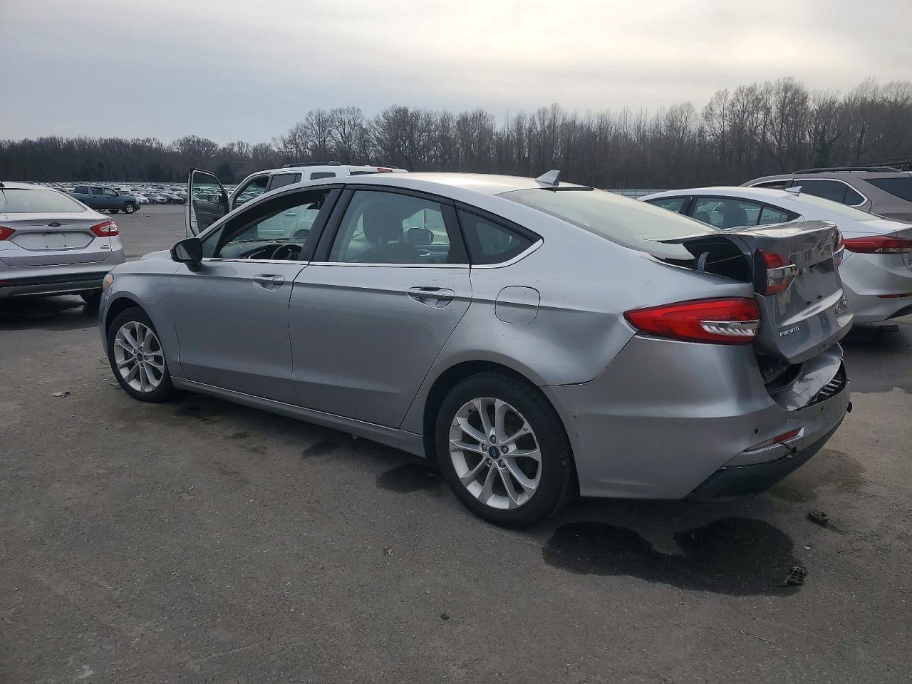 2020 Ford Fusion se