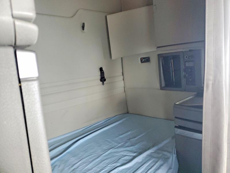 2019 Volvo VNR Semi Truck