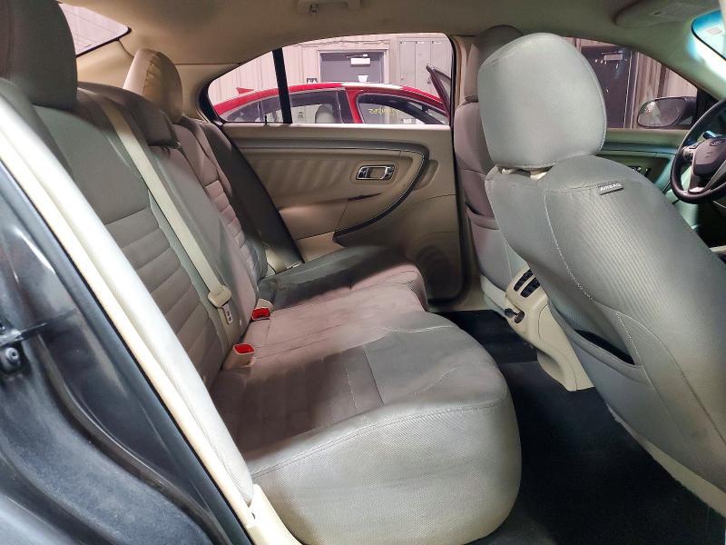 2015 Ford Taurus se