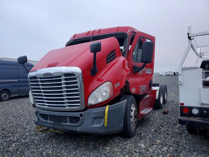 2018 Freightliner Cascadia 113 Semi Truck