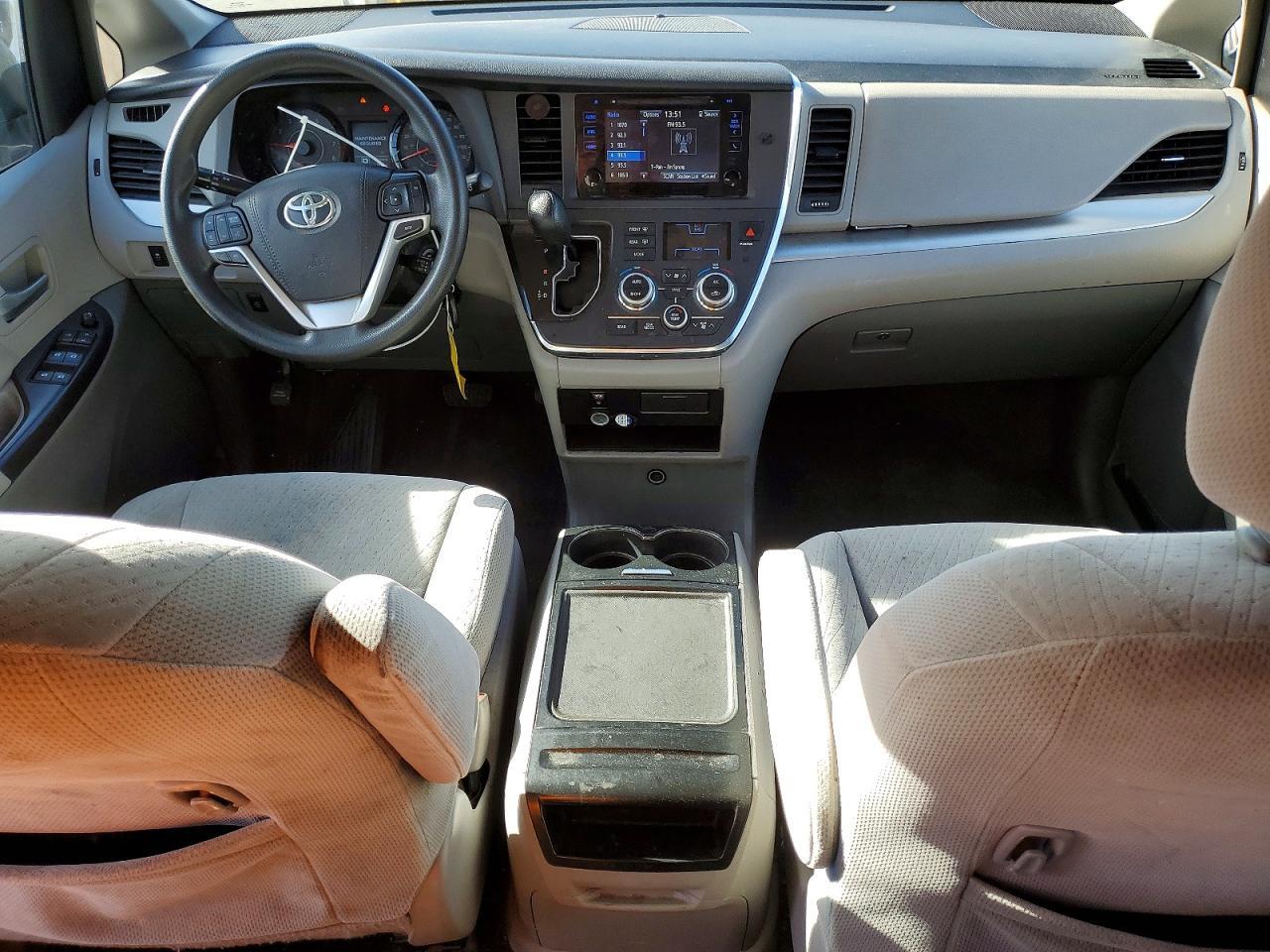 2017 Toyota Sienna le