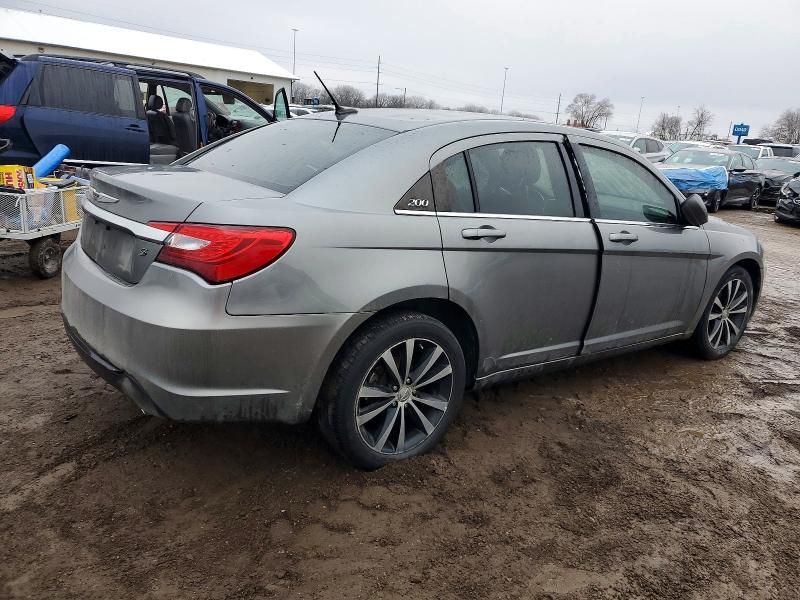 2013 Chrysler 200 Touring