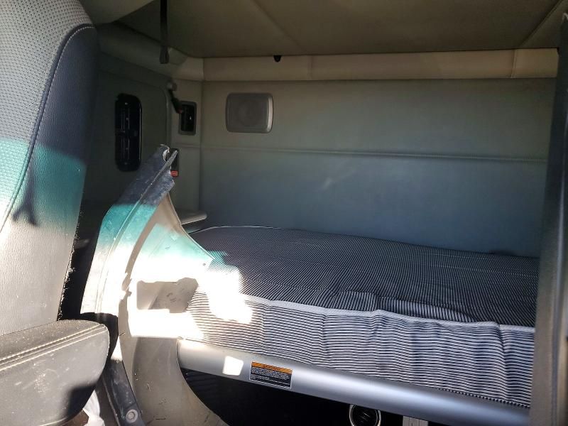 2020 Kenworth Construction T680