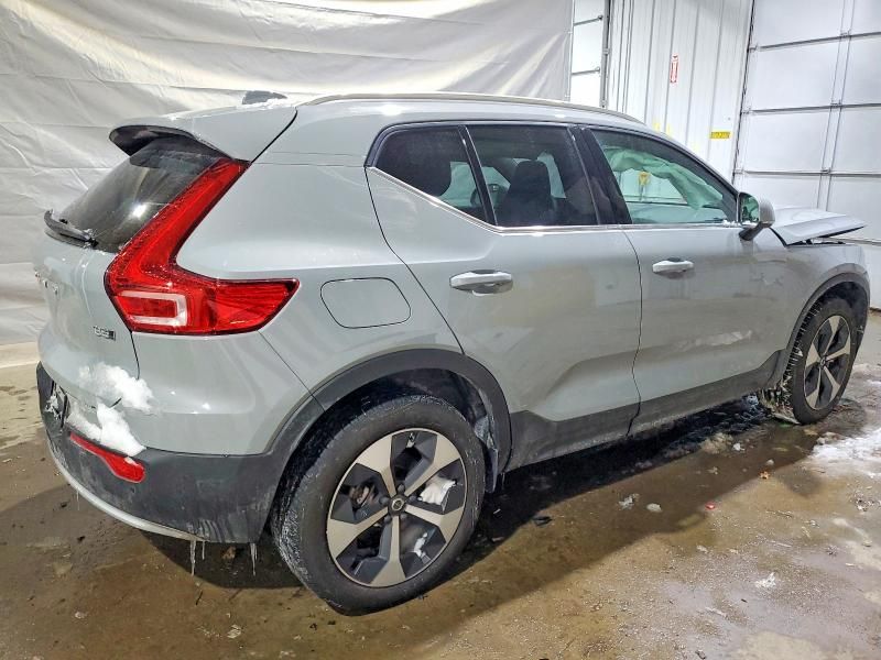 2025 Volvo Xc40 Core