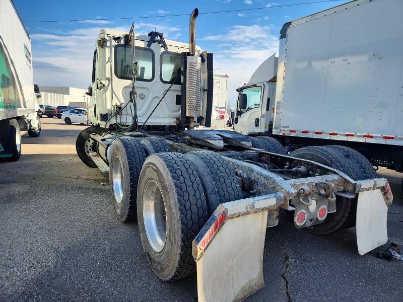 2015 Freigliner Cascadia 113