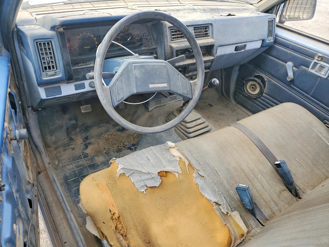 1986 Nissan D21 Short BED