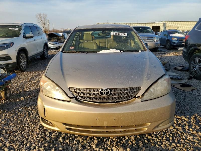 2004 Toyota Camry le