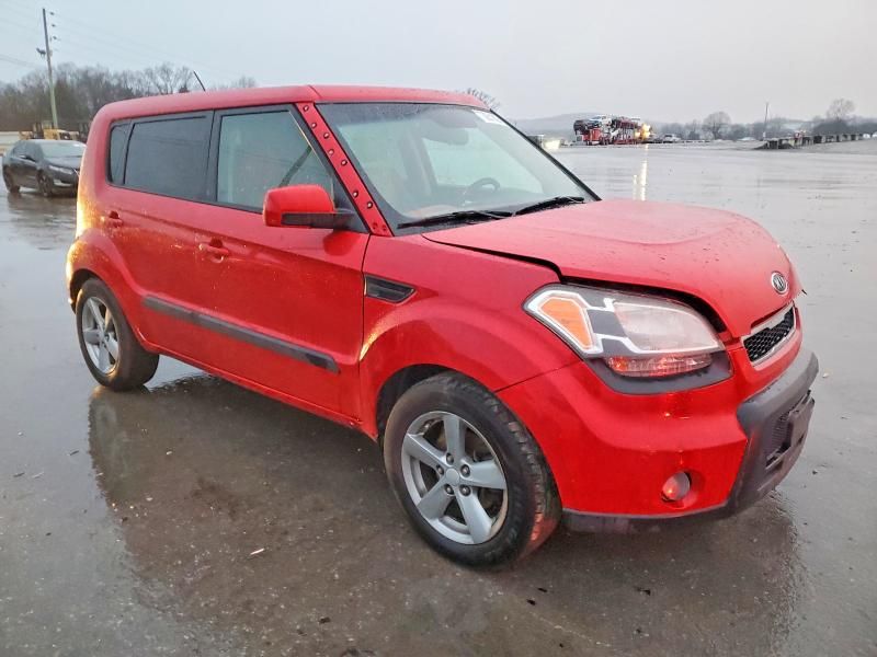 2011 KIA Soul +