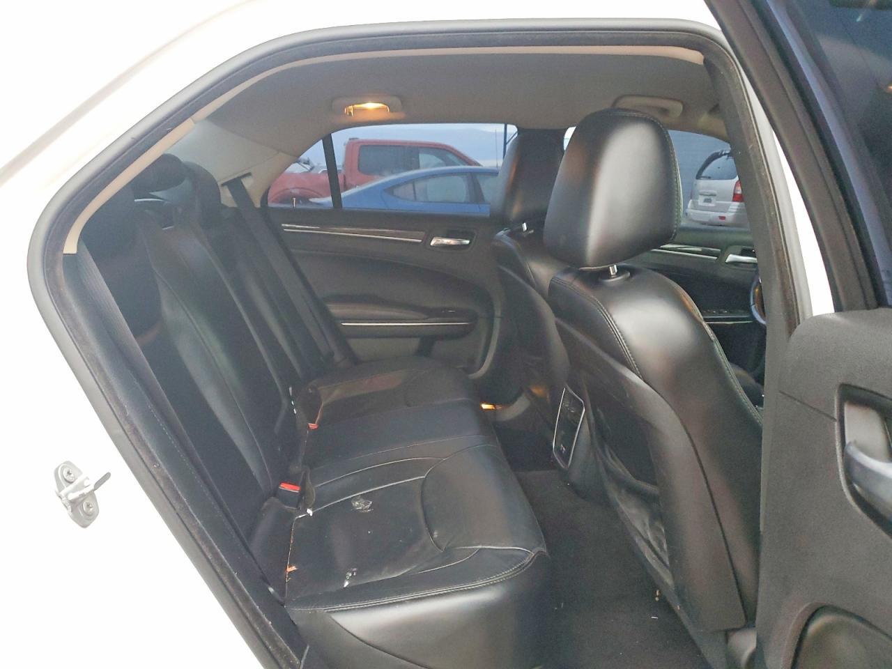 2017 Chrysler 300 Limited