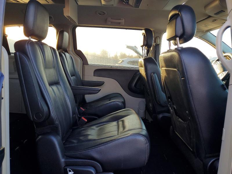 2015 Chrysler Town & Country Touring