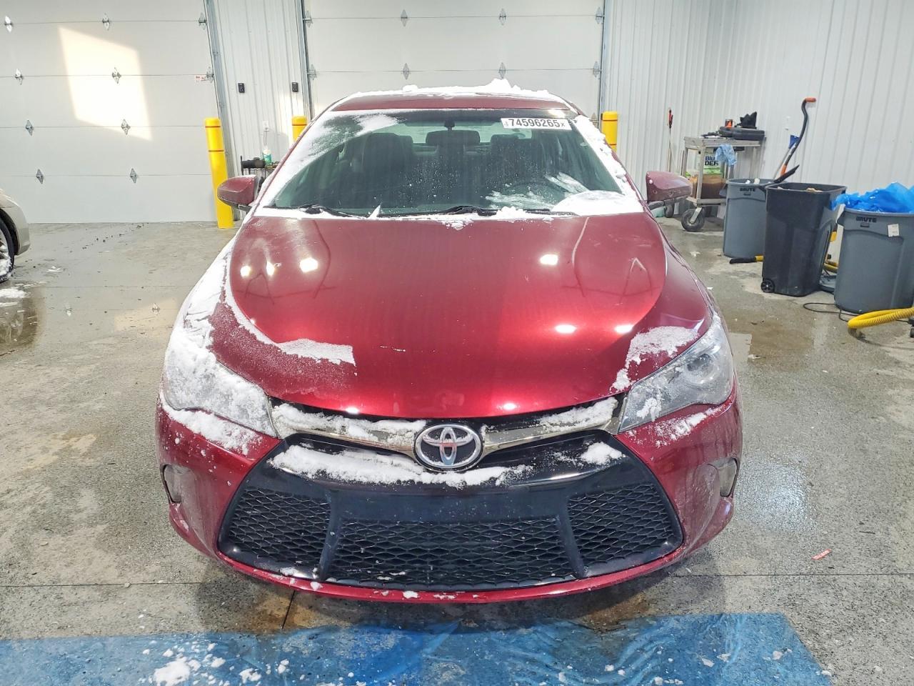 2016 Toyota Camry le