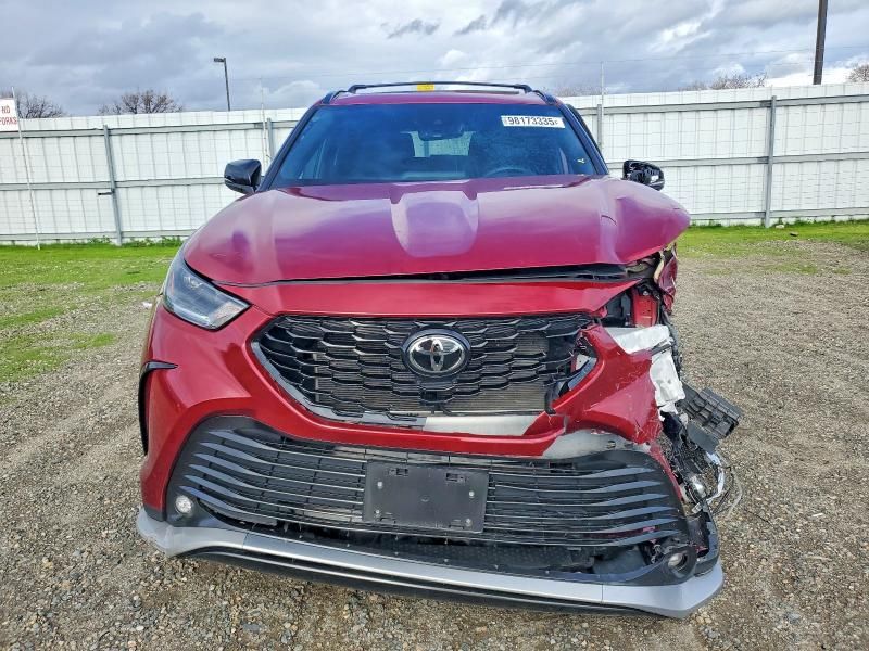 2022 Toyota Highlander xse