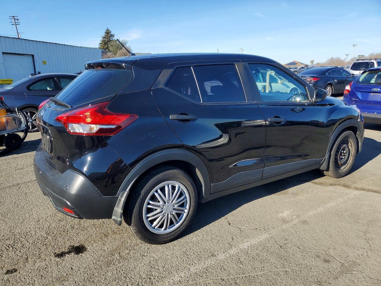 2020 Nissan Kicks s