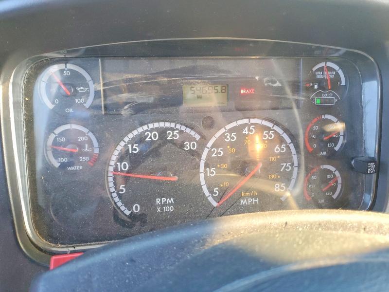 2015 Freigliner 2015 Freightliner Business Class M2 Refrigerated B
