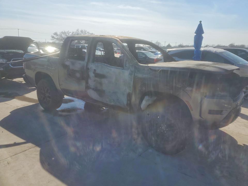 2022 Nissan Frontier SV