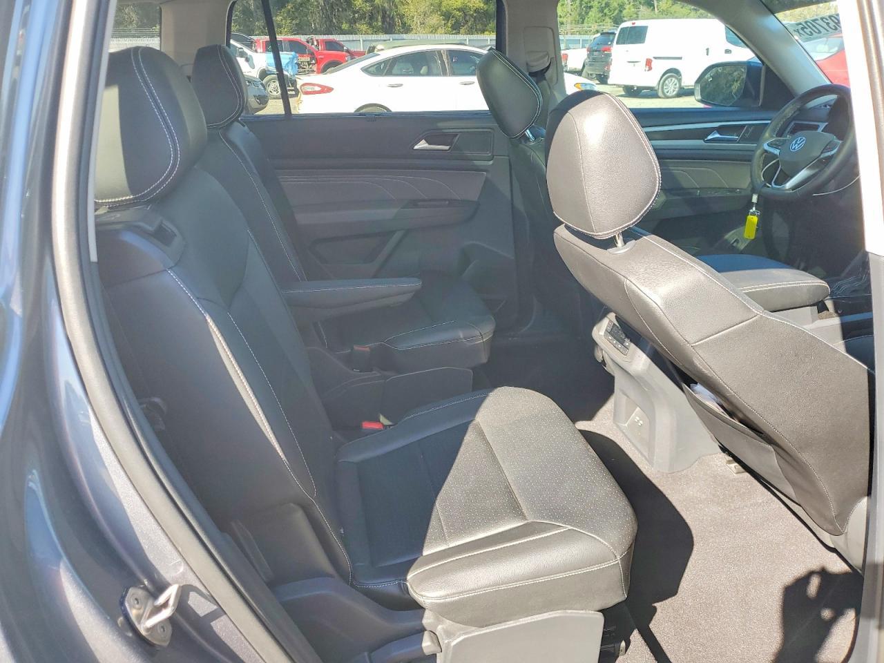 2023 Volkswagen Atlas se