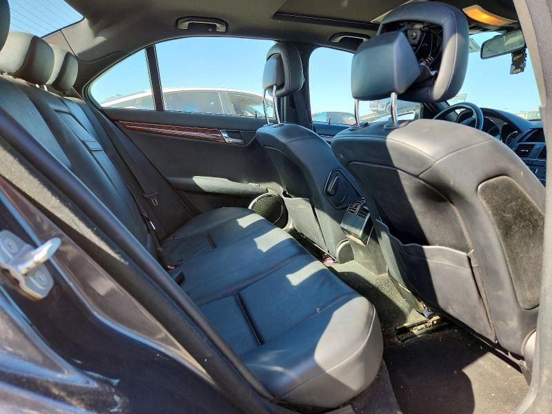 2011 Mercedes-Benz C300