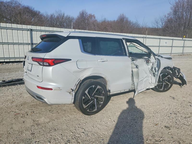 2023 Mitsubishi Outlander sel