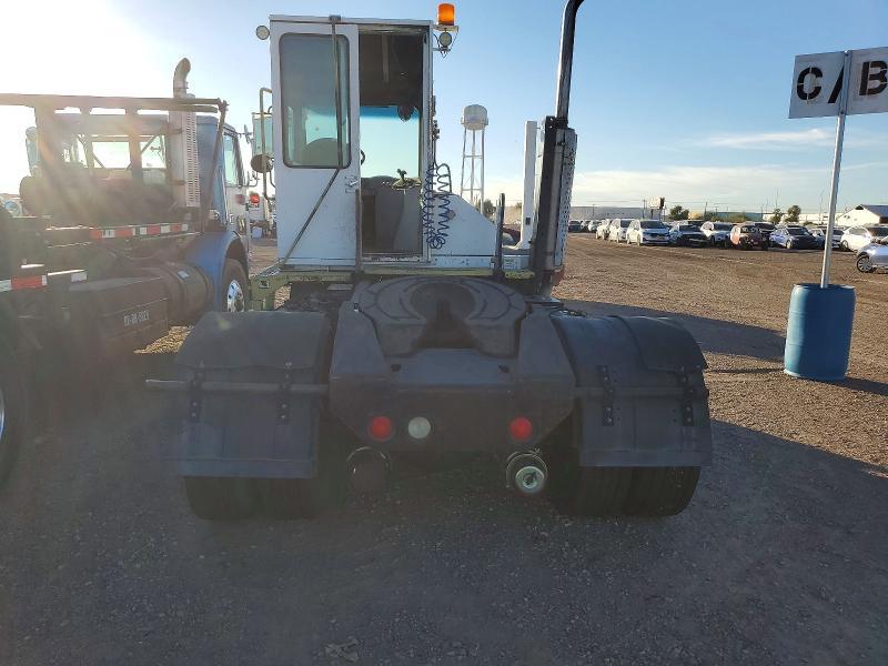 2010 Ottawa Yard Tractor 2009 Otta Tractor