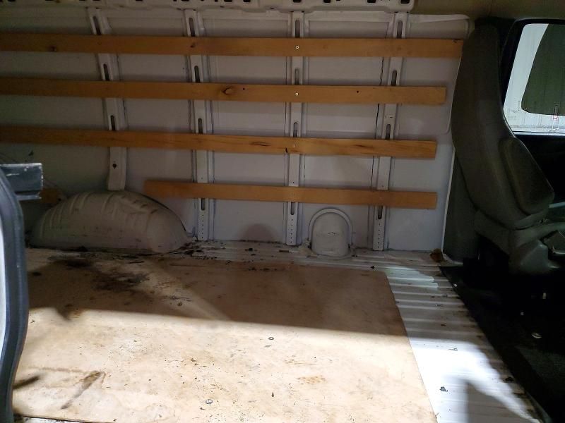 2022 Chevrolet Express G2500 Delivery Van