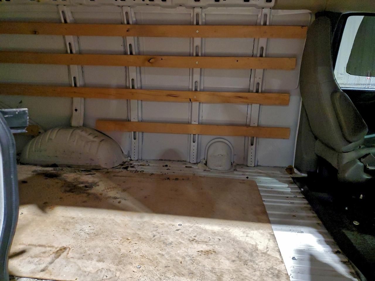 2022 Chevrolet Express G2500 Delivery Van