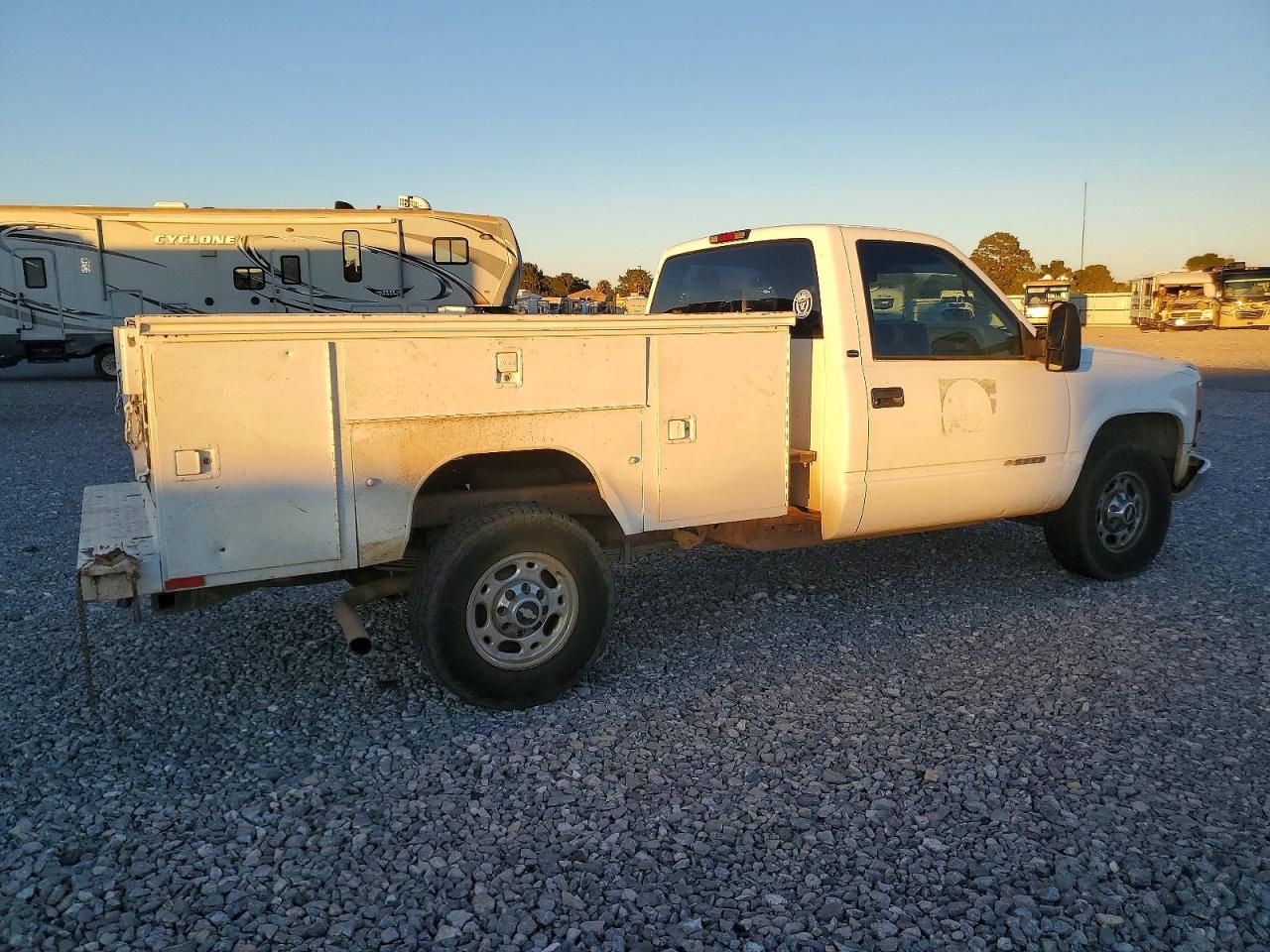 1998 Chev 3500 Regular Cab & C
