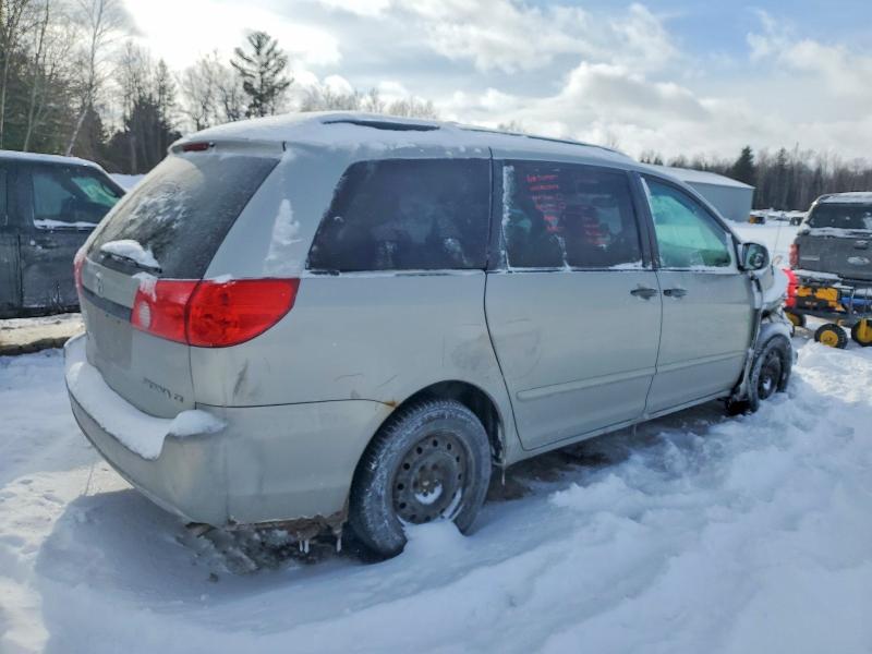2010 Toyota Sienna ce