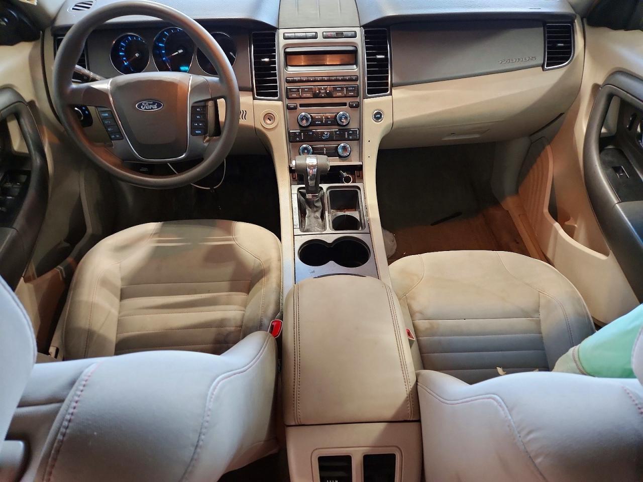 2011 Ford Taurus se