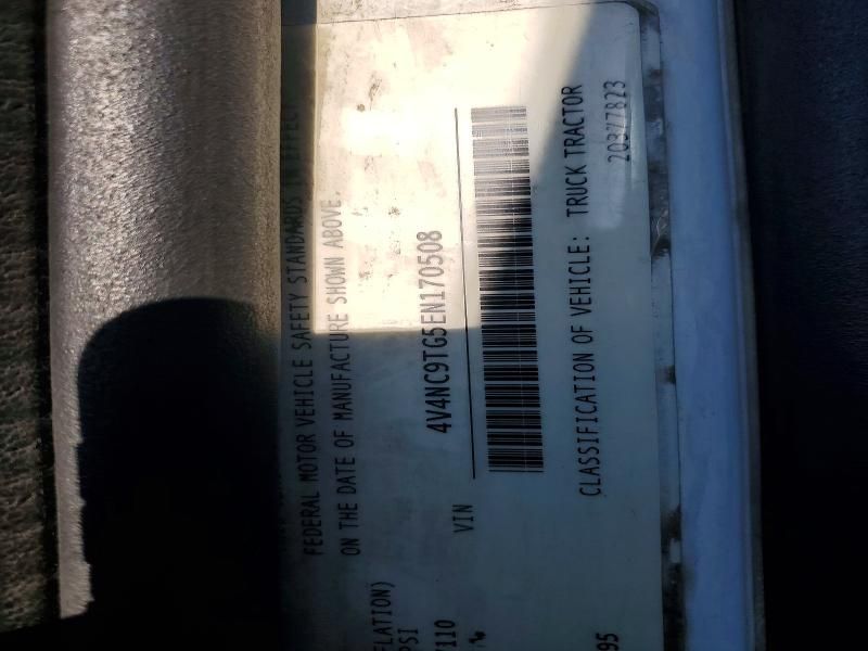 2014 Volvo VNL Semi Truck