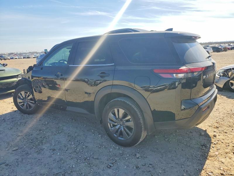 2025 Nissan Pathfinder s