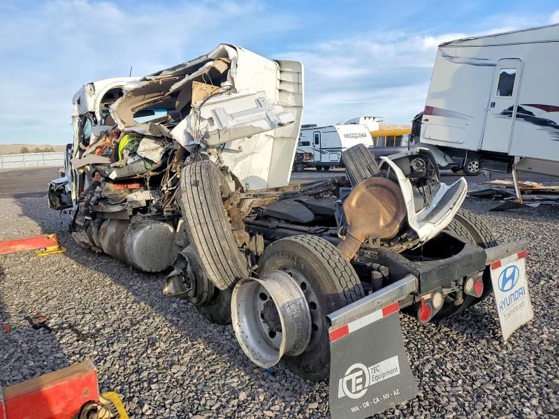 2018 Peterbilt Tractor 579