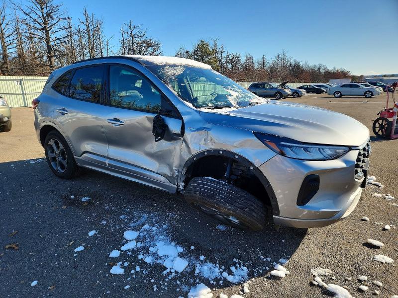 2024 Ford Escape st Line