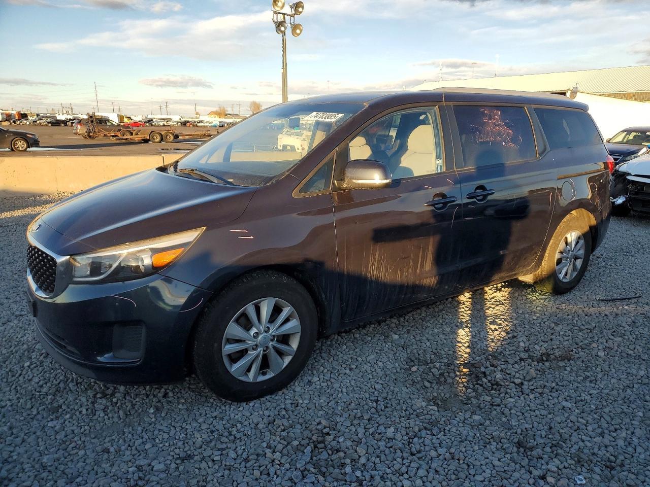 2016 KIA Sedona lx