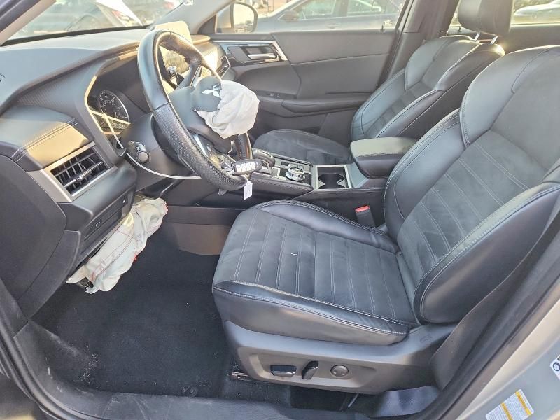 2022 Mitsubishi Outlander se