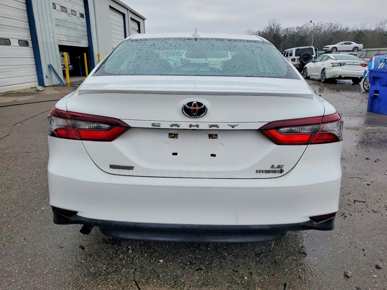 2021 Toyota Camry Hybrid le
