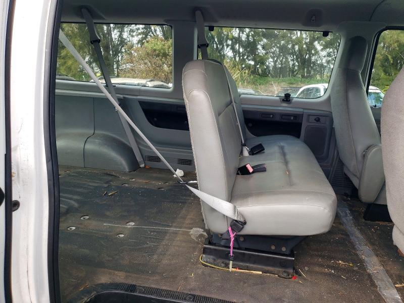 2011 Ford Econoline E350 Super Duty Wagon