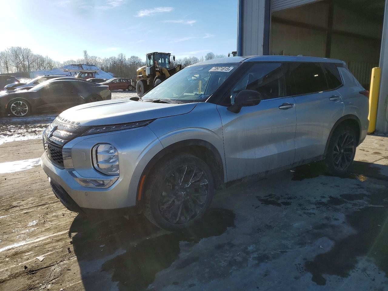 2023 Mitsubishi Outlander se