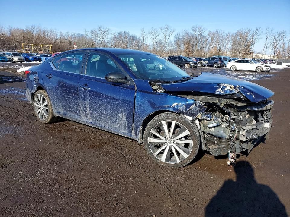 2021 Nissan Altima sr