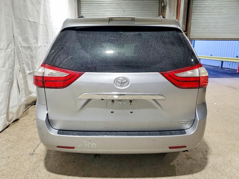 2018 Toyota Sienna xle