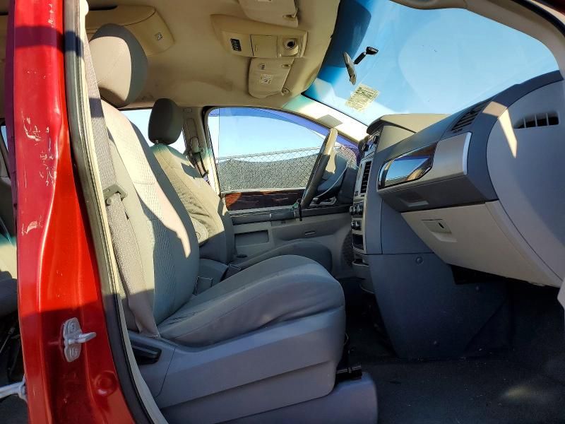 2010 Chrysler Town & Country Touring