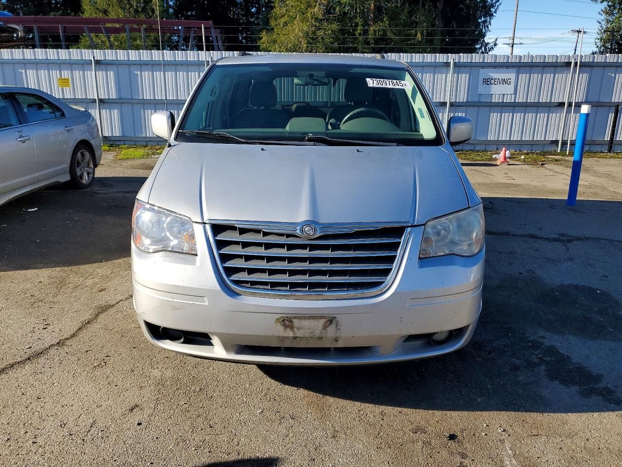 2010 Chrysler Town & Country Touring
