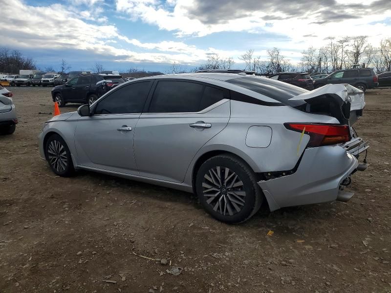 2024 Nissan Altima sv