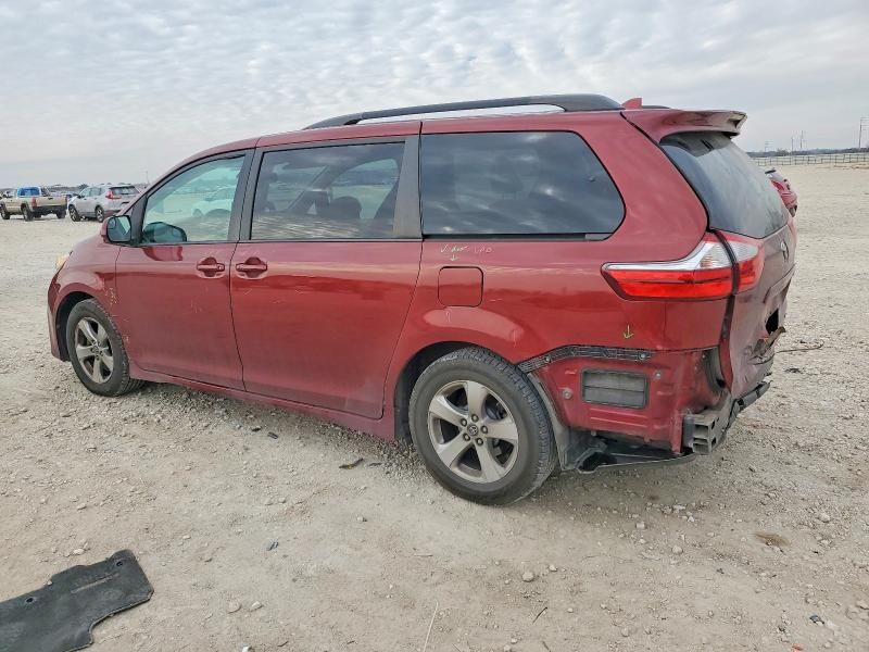 2018 Toyota Sienna le