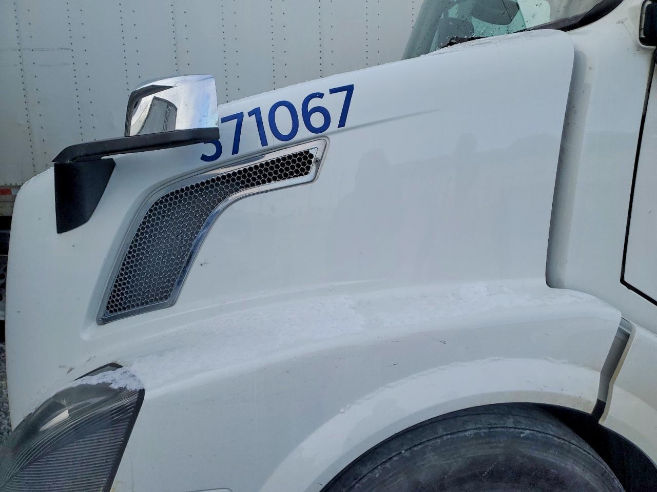 2018 Volvo VNL Semi Truck