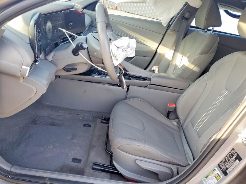 2025 Hyundai Elantra sel Convenience