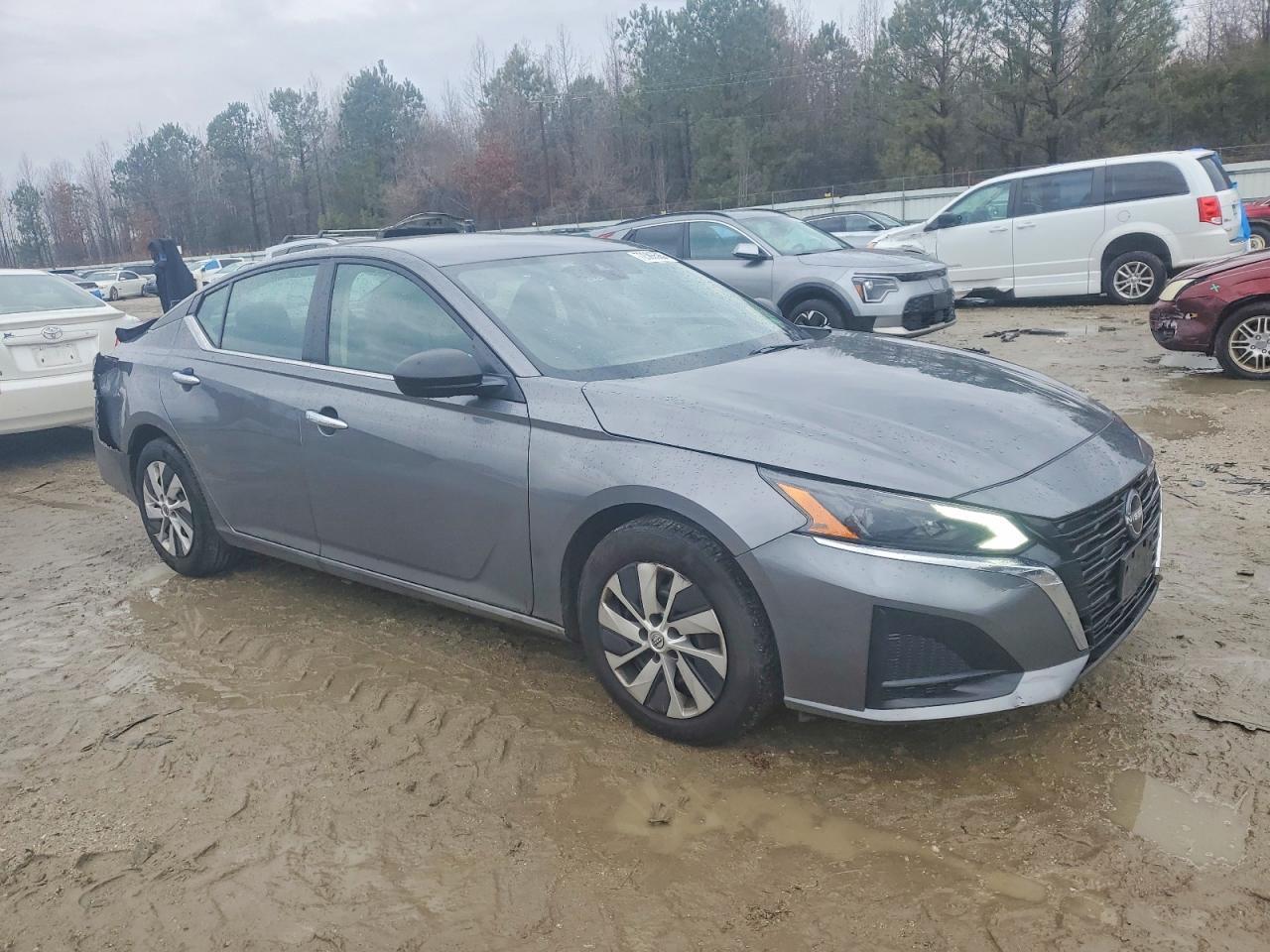 2024 Niss Altima s